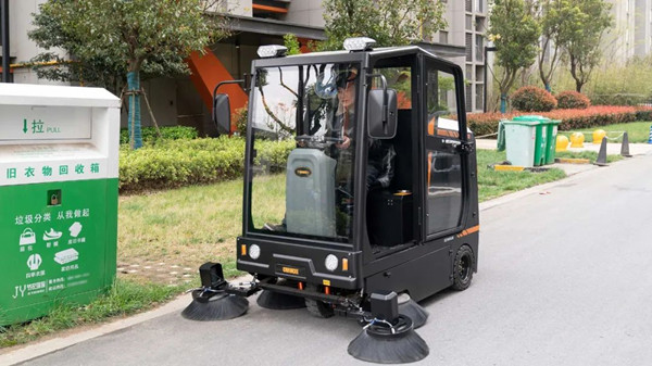 駕駛式掃地機可以哪里工作？效果高嘛？